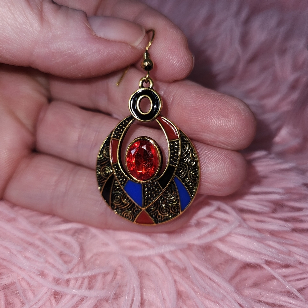Beautiful statement earrings! NWOT! (R5) - Picture 4 of 4